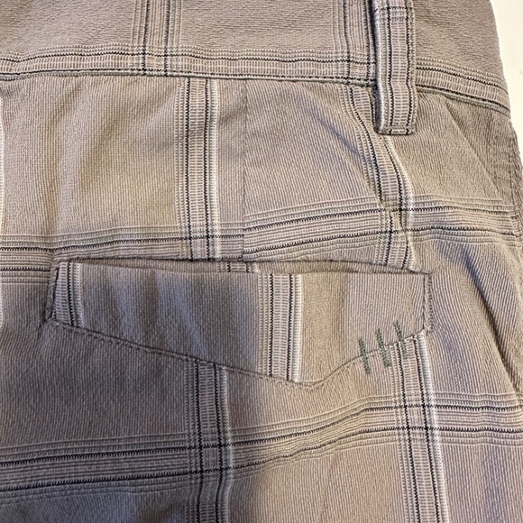 Men's Lululemon Bermudas - Picture 5 of 7